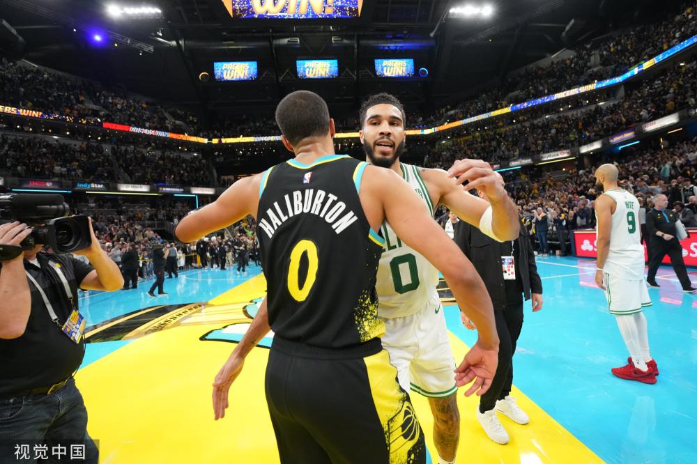 着丰富的足 着丰富的足